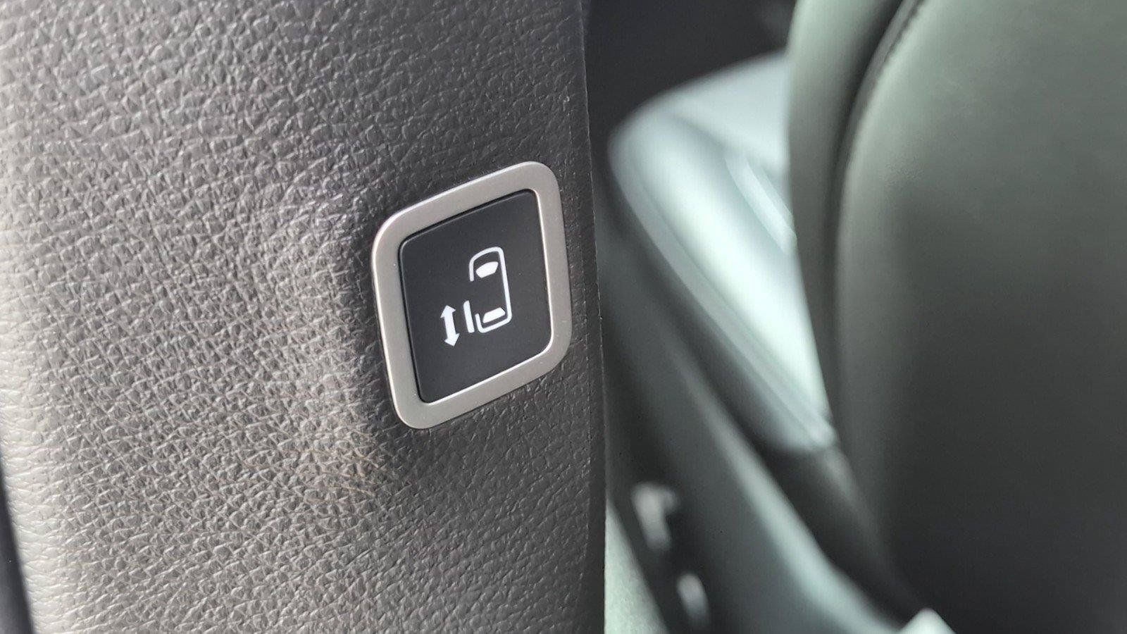 New 2027 Chrysler Pacifica Select FWD image 39