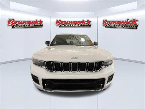 Certified 2023 Jeep Grand Cherokee Overland w/ Luxury Tech Group IV image 2