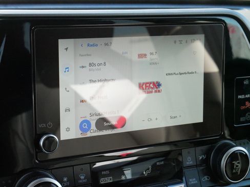 Certified 2026 Toyota Highlander XLE image 22