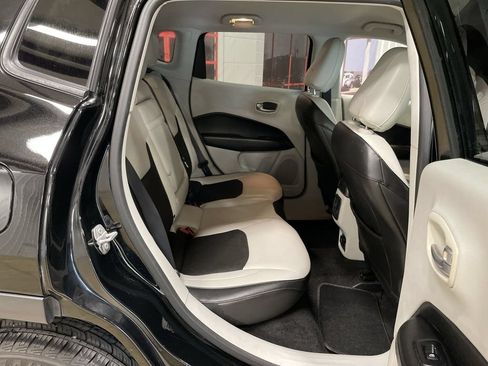 Used 2018 Jeep Compass Latitude w/ Popular Equipment Group AWD/4WD image 26