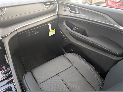 New 2025 Jeep Grand Cherokee Overland w/ Adv Protech Group III image 18