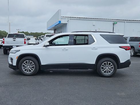 Used 2023 Chevrolet Traverse LT FWD image 3
