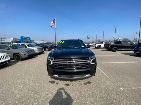 Used 2023 Chevrolet Suburban LT w/ LT Signature Plus Package image 21