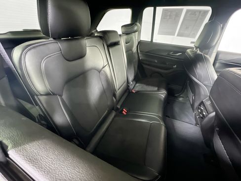 Used 2023 Jeep Grand Cherokee Altitude AWD/4WD image 26