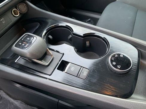 Used 2024 Nissan Rogue S image 29