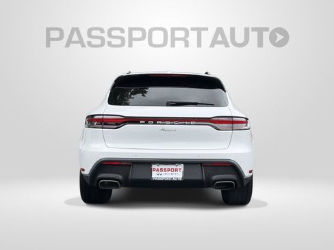 Used 2025 Porsche Macan AWD/4WD image 5