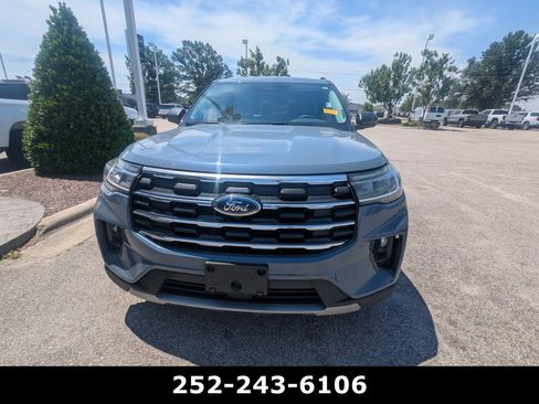 Used 2025 Ford Explorer Active w/ Active Comfort Package RWD image 2