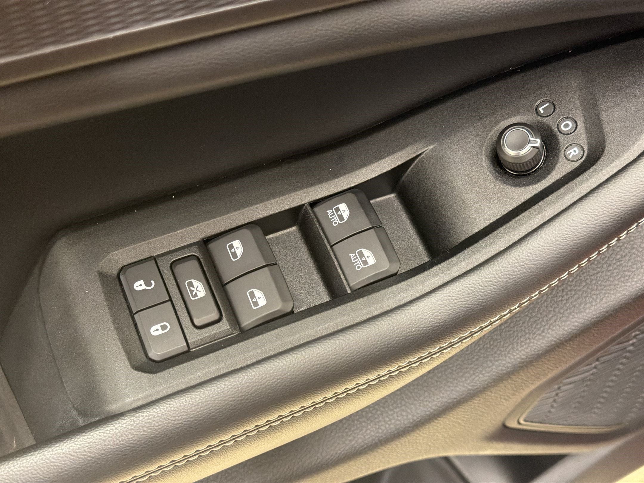 Used 2023 Jeep Grand Cherokee L Laredo AWD/4WD image 25