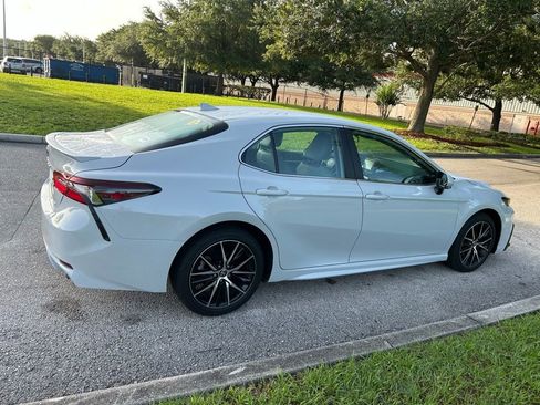Used 2024 Toyota Camry SE FWD image 6