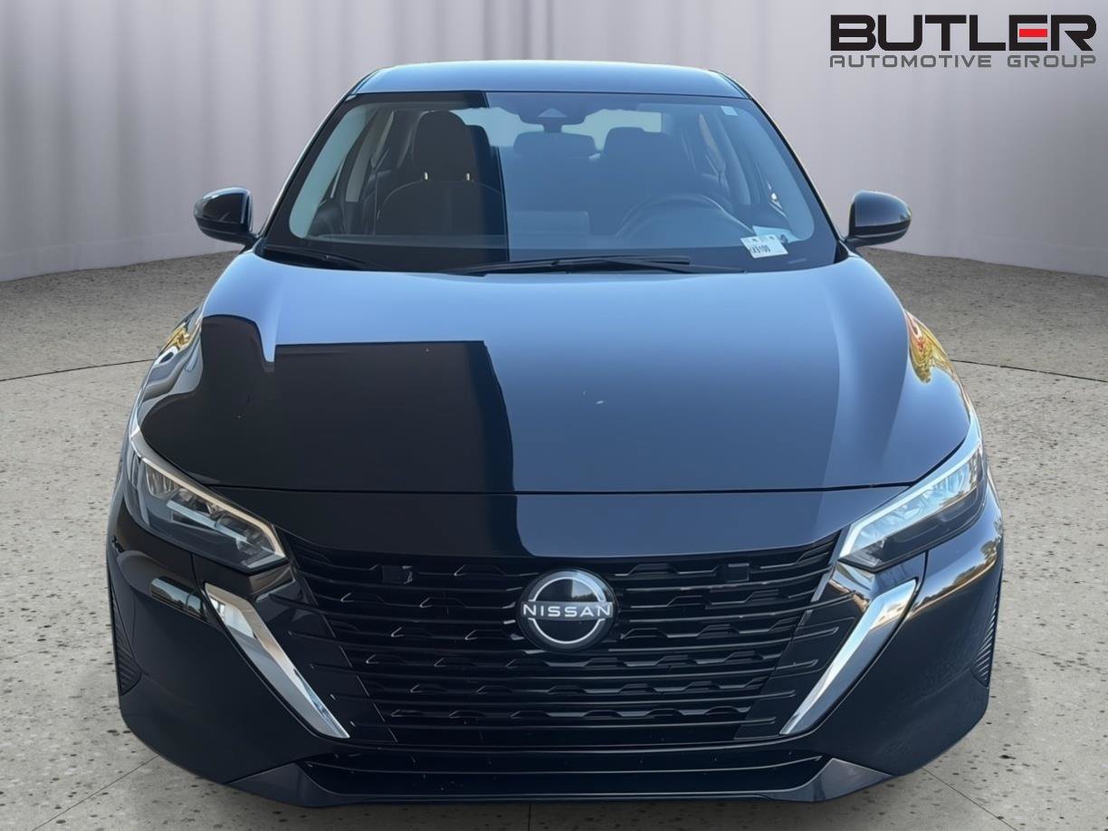 Used 2025 Nissan Sentra SV FWD image 9