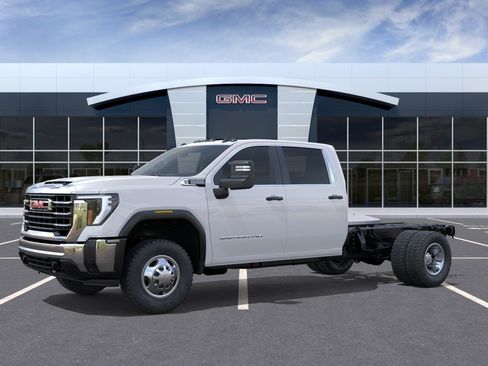 New 2026 GMC Sierra 3500 Pro w/ Convenience Package AWD/4WD image 2