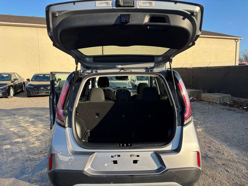 Used 2025 Kia Soul LX w/ LX Technology Package image 29