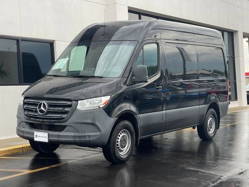 Used 2020 Mercedes-Benz Sprinter 2500 image 4