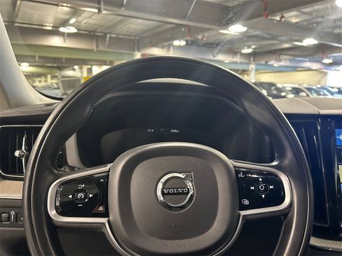 Used 2020 Volvo XC60 T8 Inscription image 12