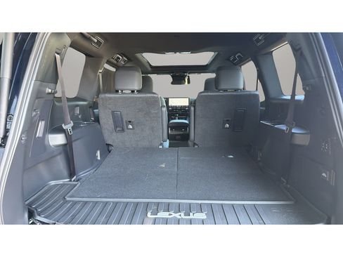 Used 2025 Lexus GX 550 w/ Accessory Package (2T) AWD/4WD image 26