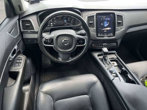 Used 2020 Volvo XC90 T5 Momentum w/ Protection Package Premier AWD/4WD image 17