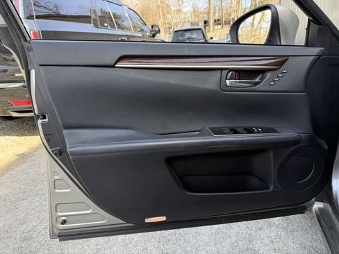 Used 2017 Lexus ES 350 w/ Premium Package image 11