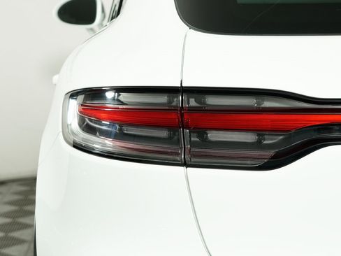 Certified 2023 Porsche Macan S image 12