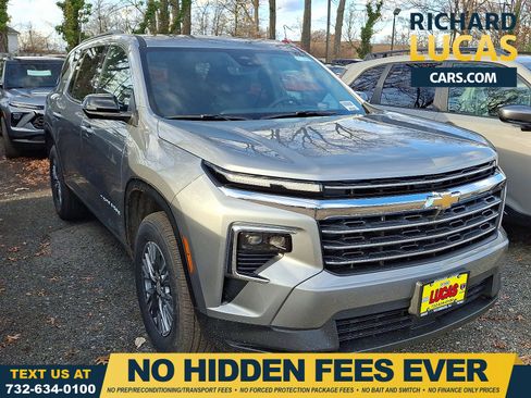 New 2026 Chevrolet Traverse LT w/ Driver Confidence Package image 1