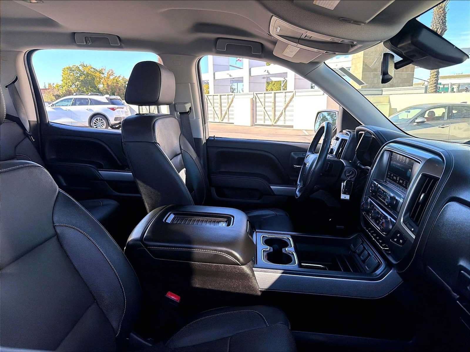 Used 2018 Chevrolet Silverado 1500 LTZ Z71 w/ LTZ Plus Package AWD/4WD image 12
