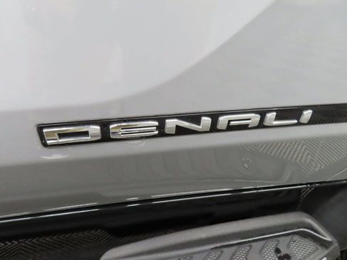 Used 2025 GMC Sierra EV Denali image 59