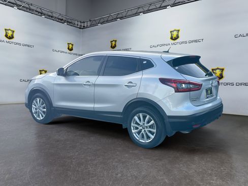 Used 2022 Nissan Rogue Sport S image 3