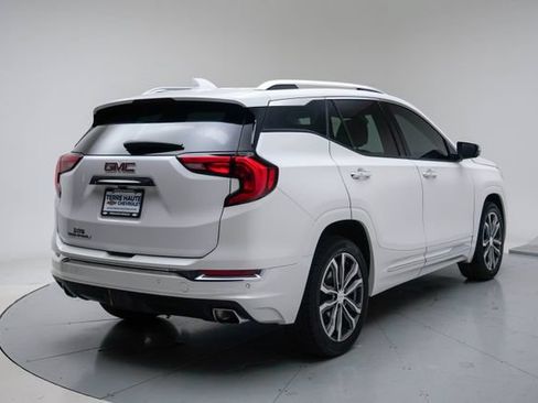 Used 2020 GMC Terrain Denali w/ Denali Premium Package FWD image 6