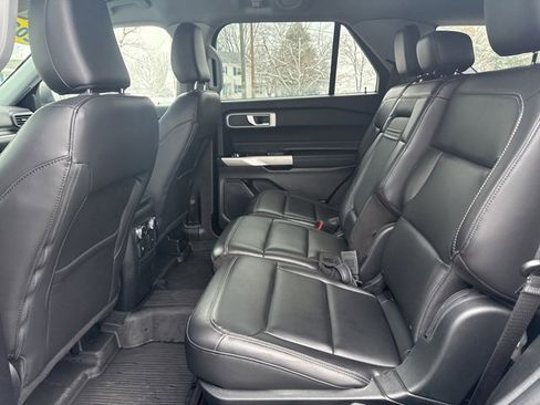 Certified 2022 Ford Explorer XLT w/ Equipment Group 202A image 26