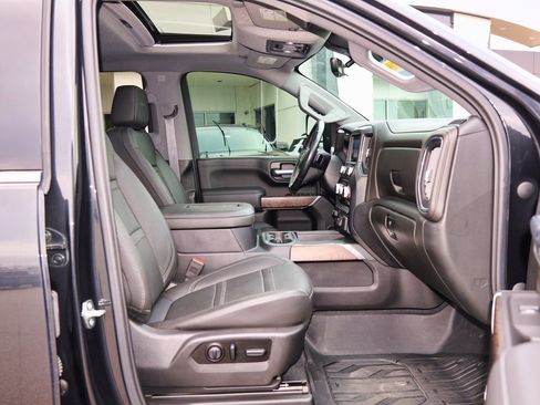 Used 2020 GMC Sierra 3500 Denali w/ Denali Ultimate Package image 32