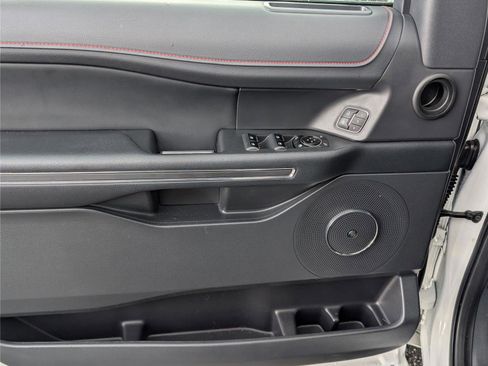 Used 2023 Ford Expedition Limited image 21