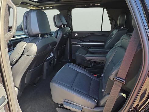 New 2025 Lincoln Navigator Reserve w/ Jet Appearance Package image 10