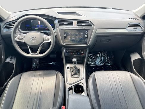 Used 2022 Volkswagen Tiguan SE FWD image 21