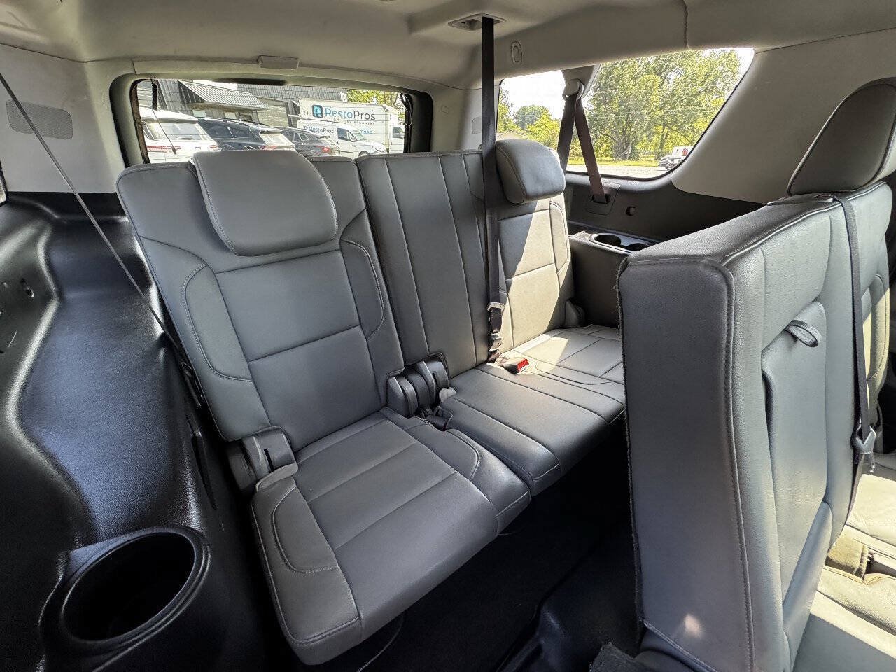 Used 2017 Chevrolet Suburban LT w/ Luxury Package RWD image 14