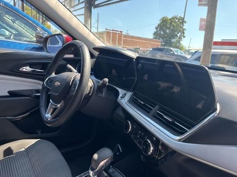 Used 2024 Chevrolet Trax LT w/ Driver Confidence Package image 10