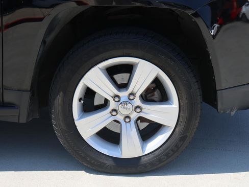 Used 2013 Jeep Compass Sport image 9