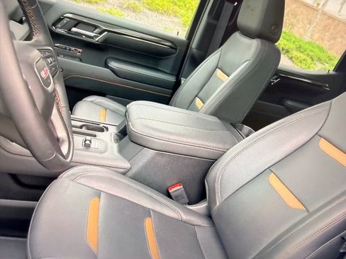 Used 2023 GMC Sierra 1500 AT4 w/ Technology Package image 18