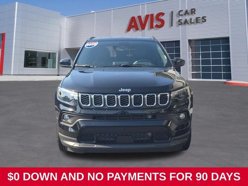 Used 2025 Jeep Compass Latitude AWD/4WD image 2