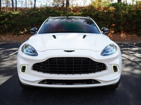 Used 2022 Aston Martin DBX image 17
