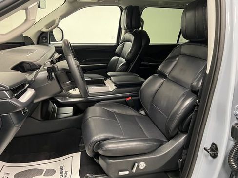 Used 2025 Lincoln Navigator L Reserve image 22