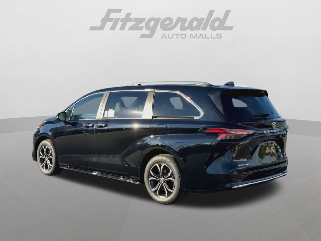Used 2026 Toyota Sienna Platinum AWD/4WD image 6