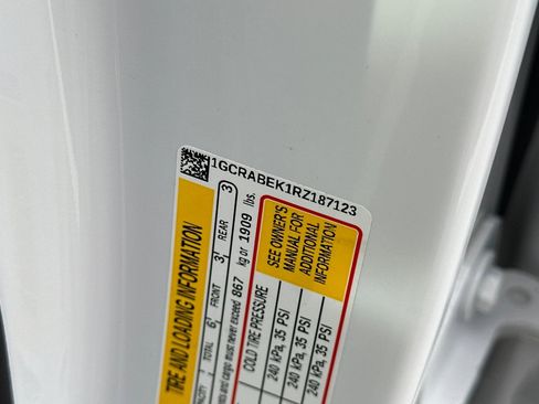 Used 2024 Chevrolet Silverado 1500 Custom image 39