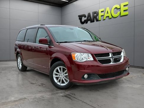 Used 2019 Dodge Grand Caravan SXT FWD image 1
