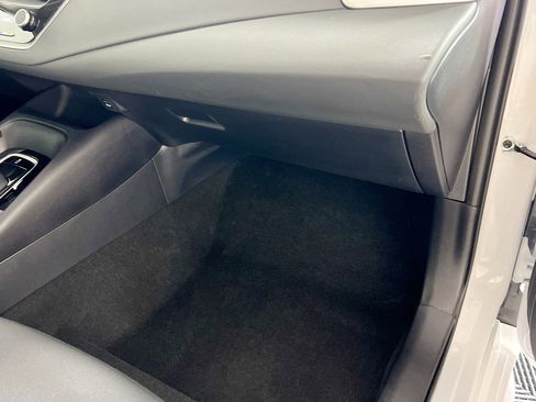 Used 2025 Toyota Corolla LE image 34