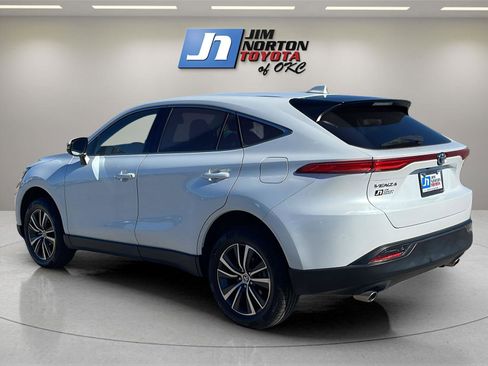 Used 2023 Toyota Venza LE image 7