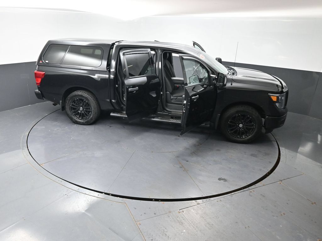 Used 2018 Nissan Titan SV AWD/4WD image 56