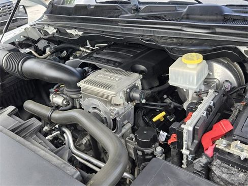 Used 2019 RAM 1500 Laramie image 18