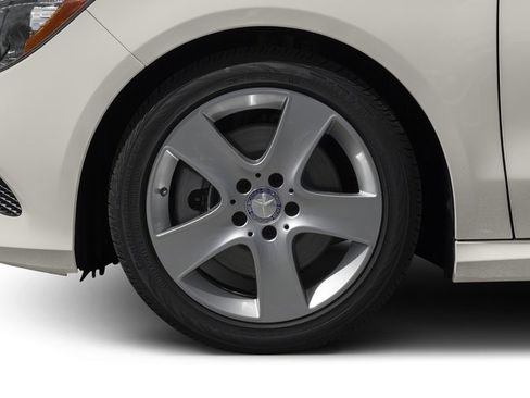 Used 2018 Mercedes-Benz CLA 250 image 11