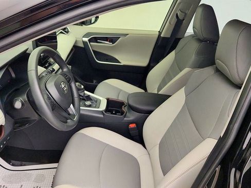Used 2025 Toyota RAV4 Limited w/ Advanced Technology Package AWD/4WD image 19