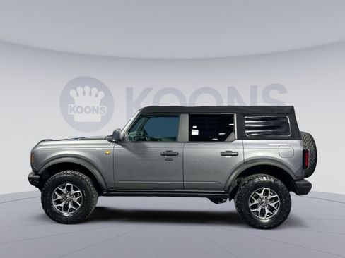 Used 2021 Ford Bronco Badlands image 2