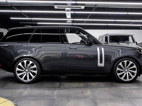 Used 2023 Land Rover Range Rover Autobiography image 12